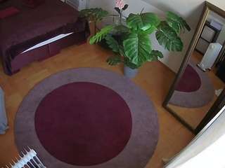 voyeurcam-julmodels-whitebed-5