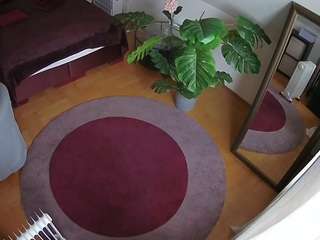 voyeurcam-julmodels-whitebed-5 camsoda