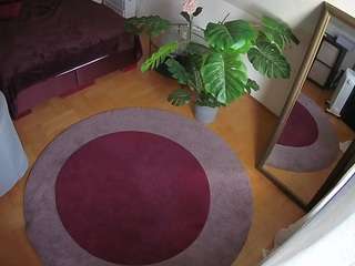 voyeurcam-julmodels-whitebed-5 camsoda