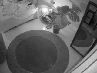 voyeurcam-julmodels-whitebed-5