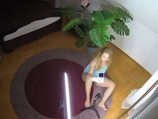 voyeurcam-julmodels-whitebed-5