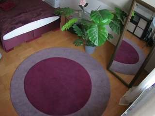 voyeurcam-julmodels-whitebed-5 camsoda