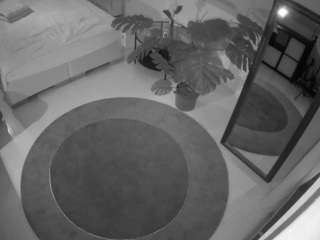 voyeurcam-julmodels-whitebed-5 camsoda