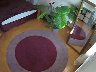 voyeurcam-julmodels-whitebed-5