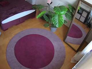 voyeurcam-julmodels-whitebed-5 camsoda