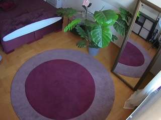 voyeurcam-julmodels-whitebed-5 camsoda