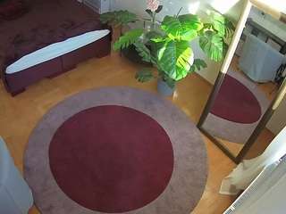 voyeurcam-julmodels-whitebed-5 camsoda