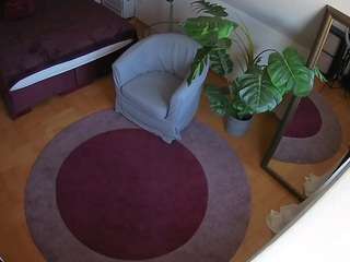 voyeurcam-julmodels-whitebed-5 camsoda