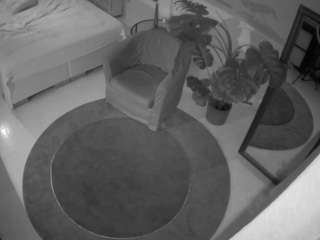 voyeurcam-julmodels-whitebed-5 camsoda