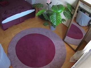 voyeurcam-julmodels-whitebed-5