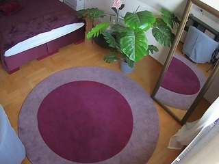 voyeurcam-julmodels-whitebed-5 camsoda