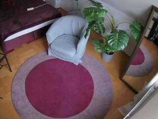 voyeurcam-julmodels-whitebed-5