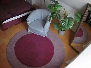 voyeurcam-julmodels-whitebed-5 camsoda