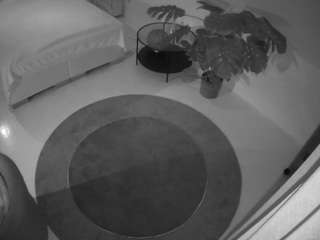 voyeurcam-julmodels-whitebed-5