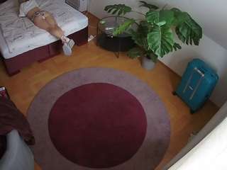 voyeurcam-julmodels-whitebed-5