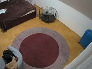 voyeurcam-julmodels-whitebed-5