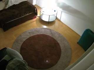 voyeurcam-julmodels-whitebed-5 camsoda