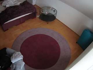 voyeurcam-julmodels-whitebed-5 camsoda