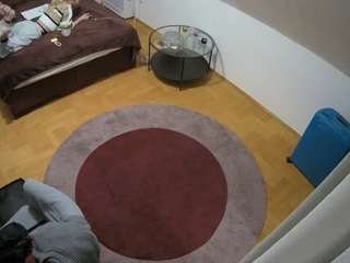 voyeurcam-julmodels-whitebed-5