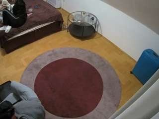 voyeurcam-julmodels-whitebed-5