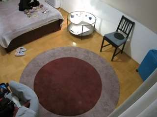 voyeurcam-julmodels-whitebed-5