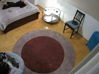 voyeurcam-julmodels-whitebed-5