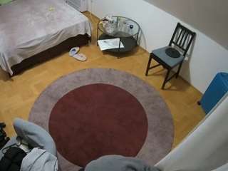 voyeurcam-julmodels-whitebed-5