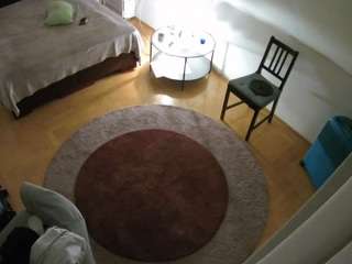 voyeurcam-julmodels-whitebed-5's CamSoda show and profile