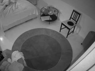 voyeurcam-julmodels-whitebed-5