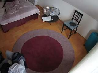 voyeurcam-julmodels-whitebed-5