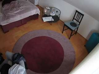 voyeurcam-julmodels-whitebed-5