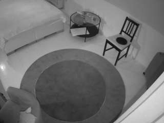 voyeurcam-julmodels-whitebed-5