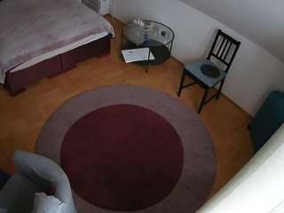 voyeurcam-julmodels-whitebed-5's CamSoda show and profile