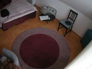 voyeurcam-julmodels-whitebed-5