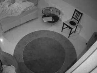 voyeurcam-julmodels-whitebed-5