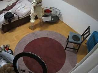 voyeurcam-julmodels-whitebed-5