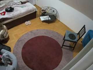 voyeurcam-julmodels-whitebed-5