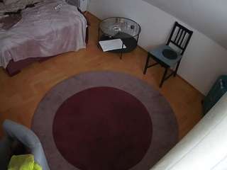 voyeurcam-julmodels-whitebed-5