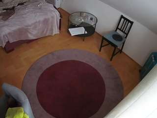 voyeurcam-julmodels-whitebed-5