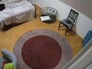 voyeurcam-julmodels-whitebed-5