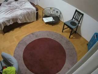 voyeurcam-julmodels-whitebed-5