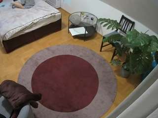 voyeurcam-julmodels-whitebed-5