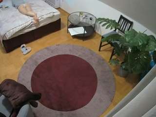 voyeurcam-julmodels-whitebed-5