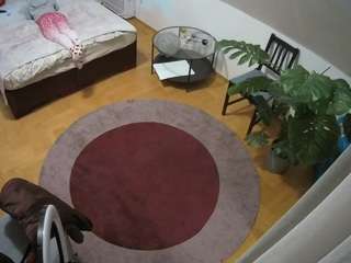 voyeurcam-julmodels-whitebed-5