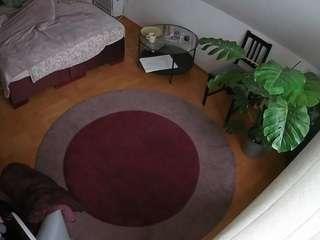 voyeurcam-julmodels-whitebed-5