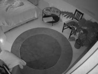 voyeurcam-julmodels-whitebed-5