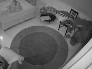 voyeurcam-julmodels-whitebed-5