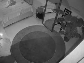 voyeurcam-julmodels-whitebed-5