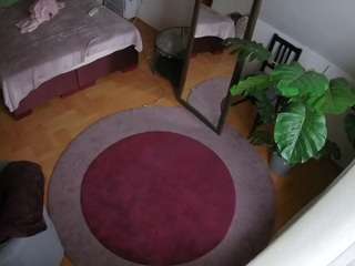 voyeurcam-julmodels-whitebed-5 - Live HD Webcam