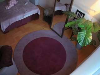 voyeurcam-julmodels-whitebed-5